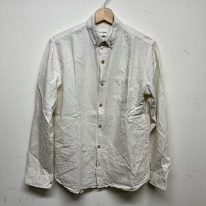 Octobre Editions Men's Classic White Button-Up Shirt